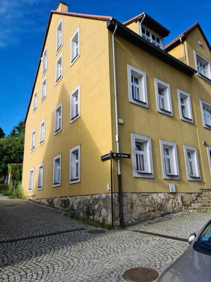 Апартаменти Apartament W Starej Szkole Сребрна-Ґура Екстер'єр фото