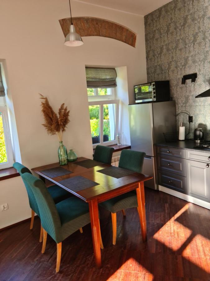 Апартаменти Apartament W Starej Szkole Сребрна-Ґура Екстер'єр фото
