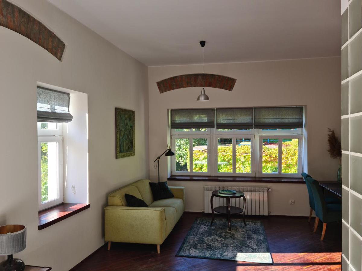 Апартаменти Apartament W Starej Szkole Сребрна-Ґура Екстер'єр фото